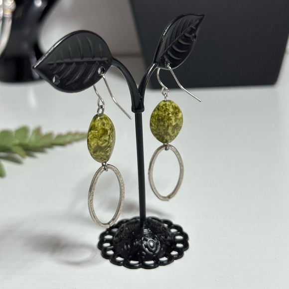 Dangle Earrings - Picture 2 of 4